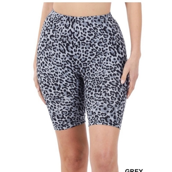 Grey leaopard print biker shorts - Picture 1 of 4